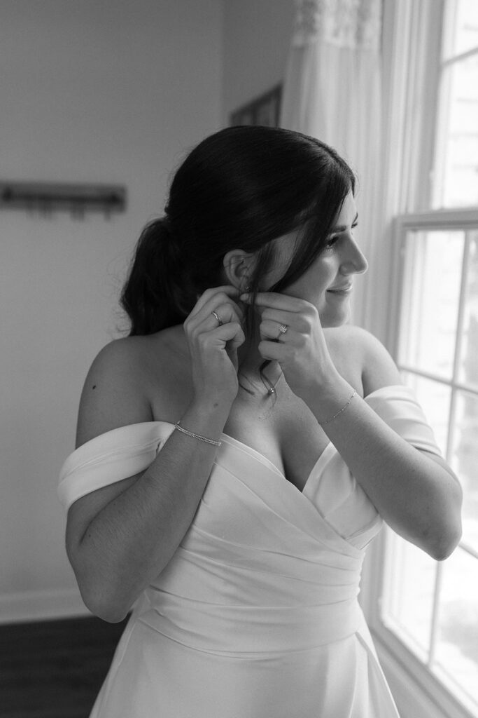 bride getting ready during a South Carolina wedding day